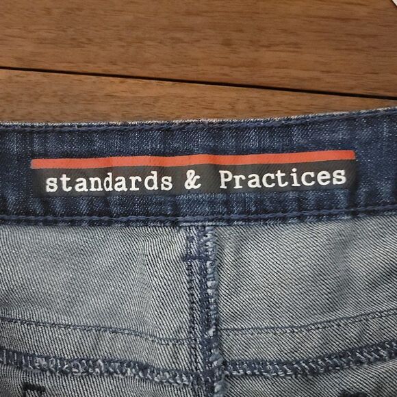 Standards & Practices Embroidered/Distressed Denim Cut-Off Shorts Sz 32 - Picture 3 of 4
